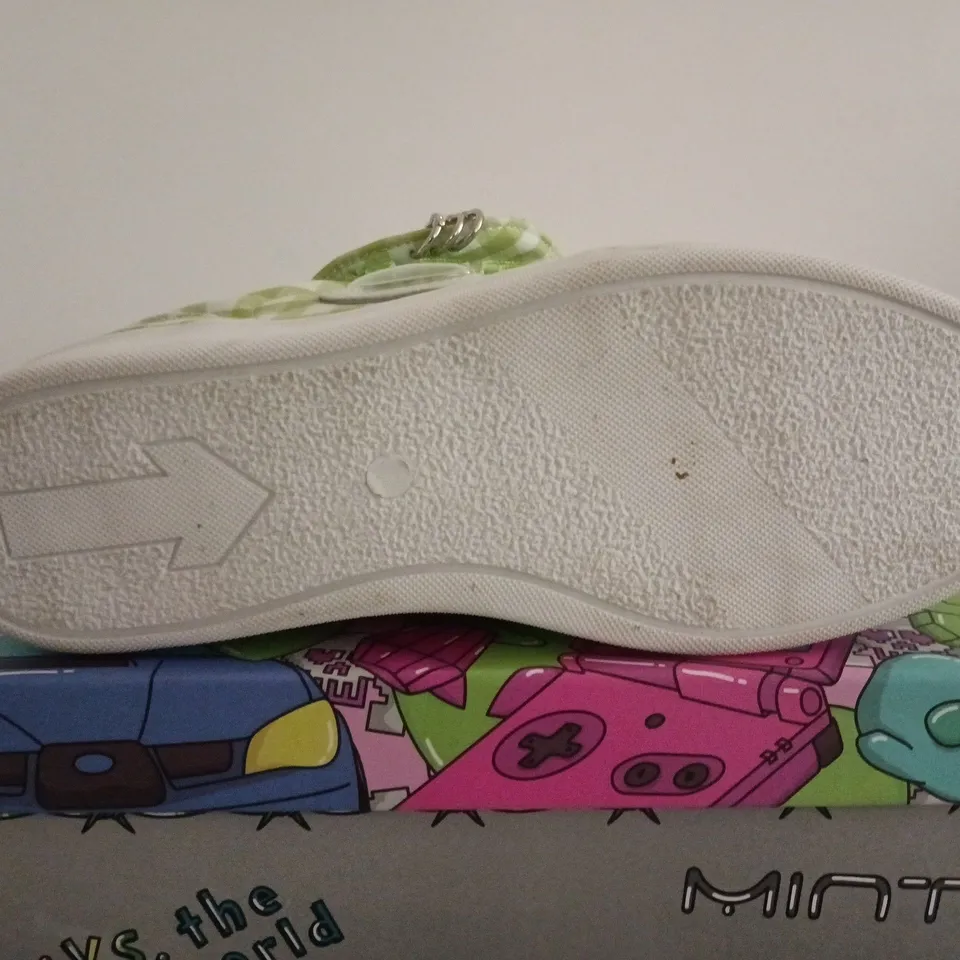 BOXED PAIR OF KOI MAGIC TURTLES GREEN GINGHAM FLAT SHOES – UK SIZE 6