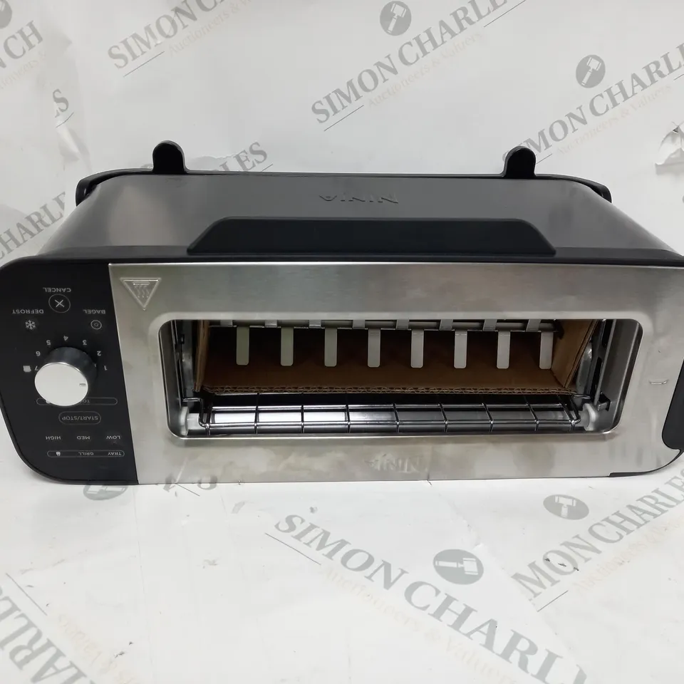 BOXED NINJA 2 IN 1 TOASTER & GRILL ST100UK
