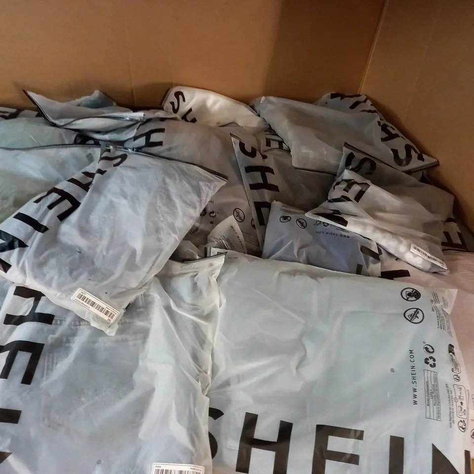 LOT OF APPROXIMATELY 20 ASSORTED BAGGED SHEIN CLOTHING ITEMS 