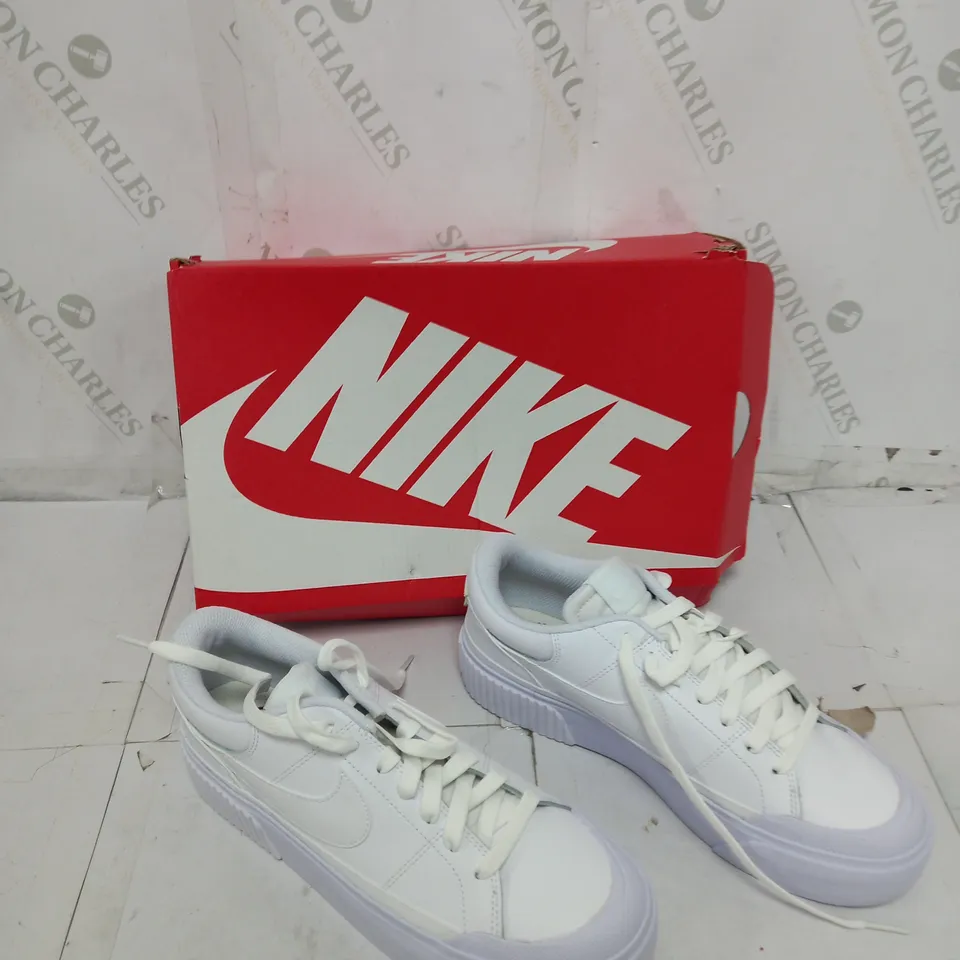 BOXED PAIR OF NIKE WOMENS COURT LEGACY LIFT WHITE/BLANC SIZE UK 6 