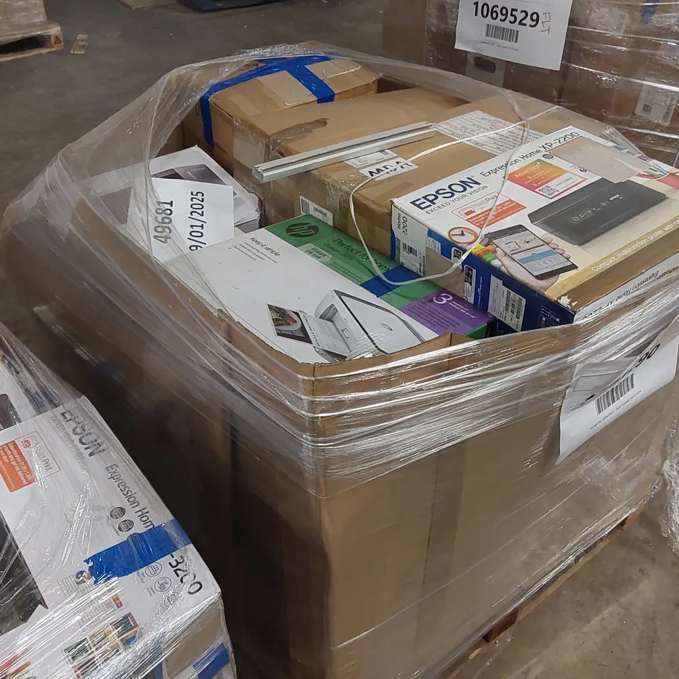 PALLET OF APPROXIMATELY 23 UNPROCESSED RAW RETURN HOUSEHOLD AND ELECTRICAL GOODS TO INCLUDE;