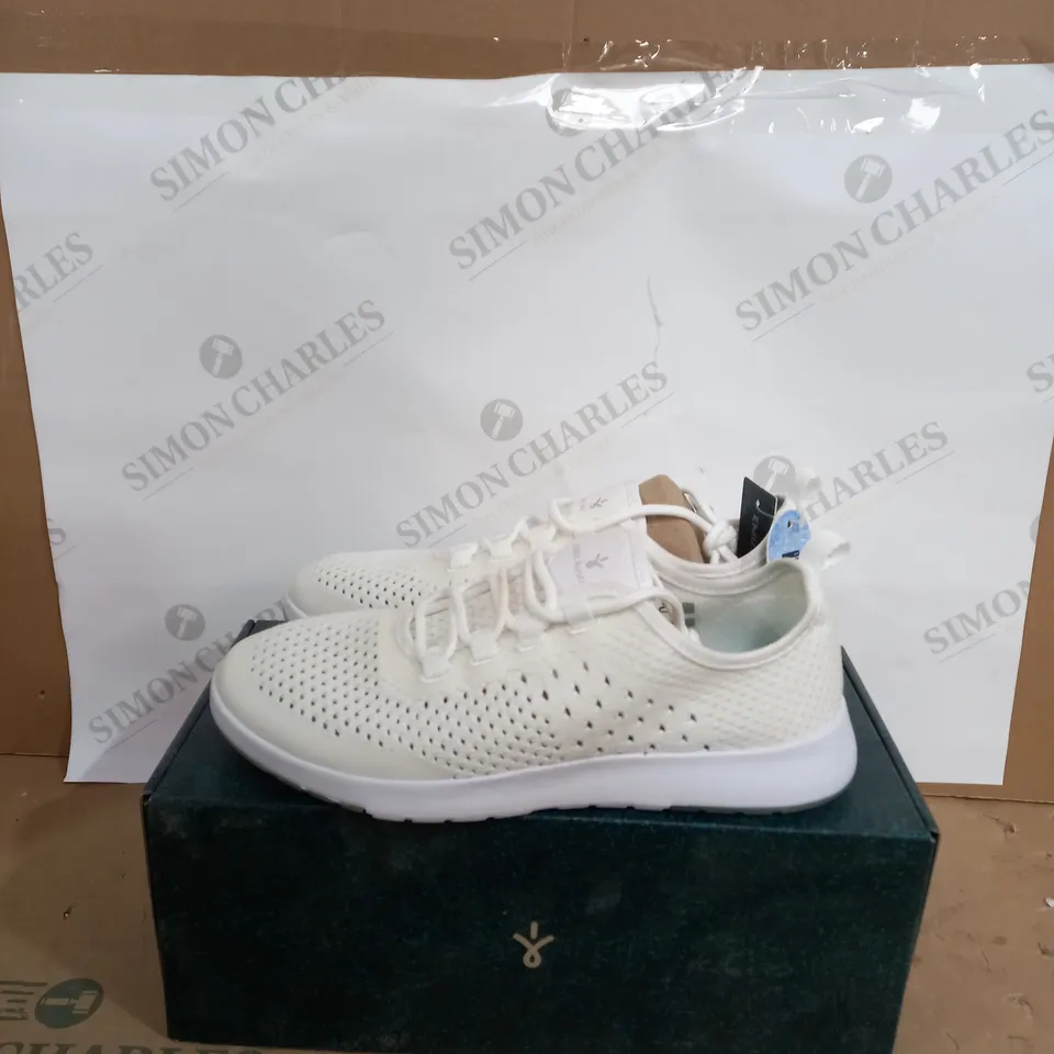 EMU MIKI MACHINE WASHABLE TRAINER SIZE 10