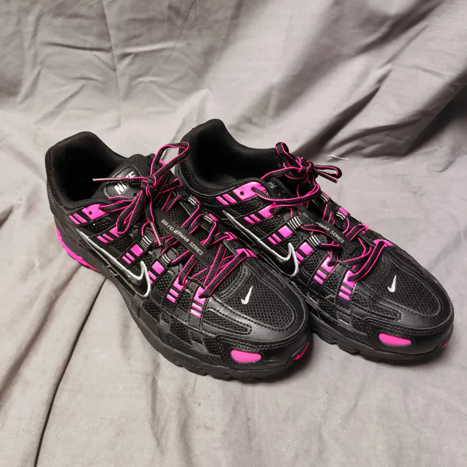 NIKE P-6000 SERIES TRAINERS IN BLACK/PINK - 8