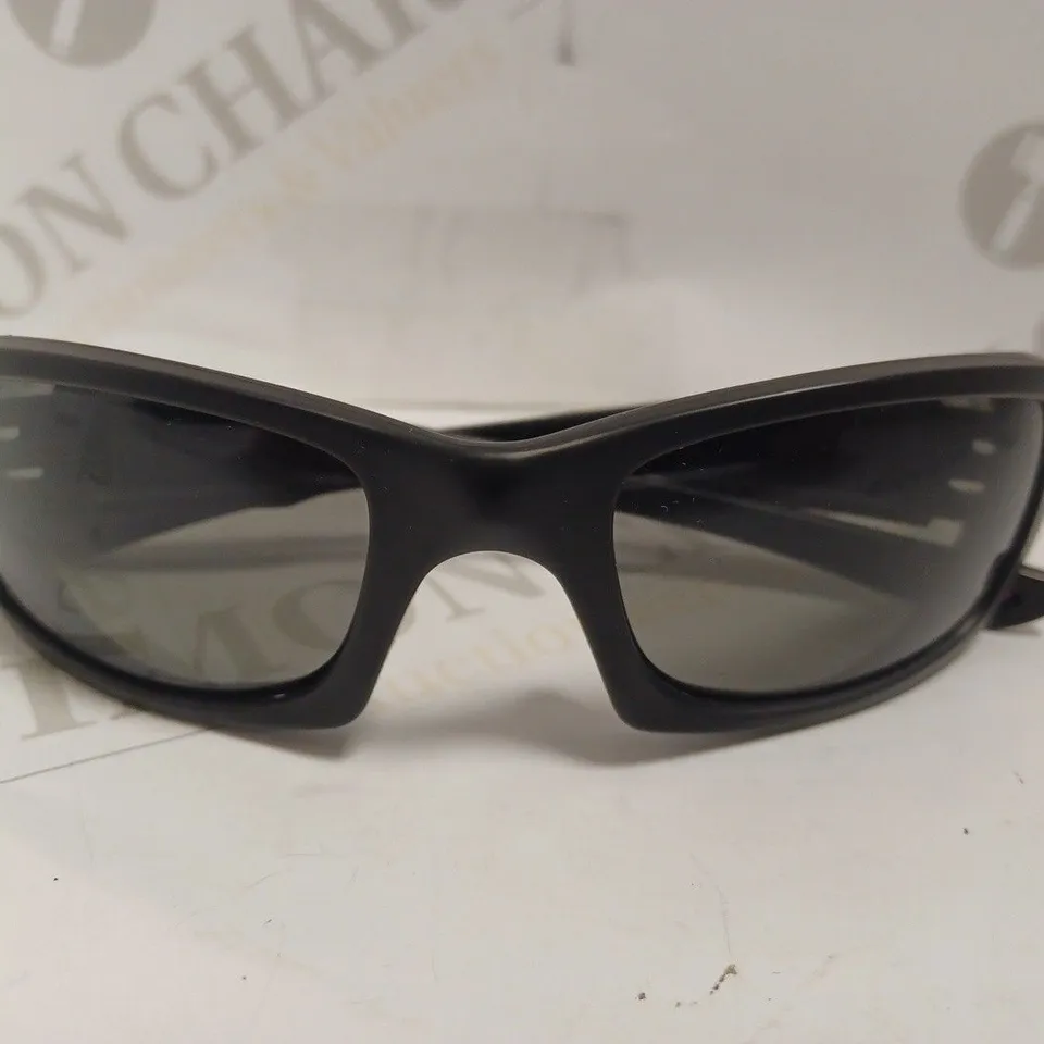 OAKLEY BLACK FRAMED PRESCRIPTION SUNGLASSES
