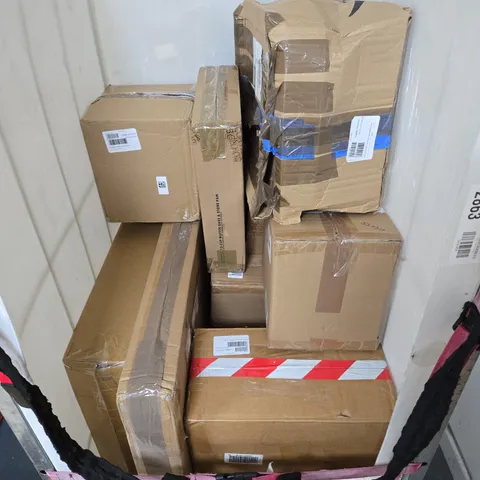 CAGE OF APPROXIMATELY 10 ASSORTED ITEMS TO INCLUDE - MIRROR, EGG COOKER, AND CANDLEBRA ETC. - COLLECTION ONLY 