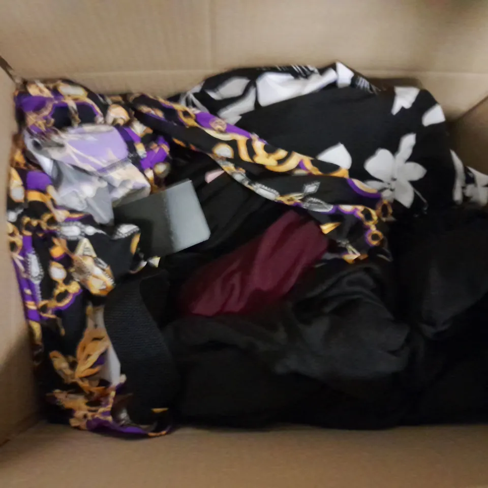 APPROXIMATELY 15 ASSORTED DRESSES TO INCLUDE JULIEN MACDONALD, KIM & CO, ETC