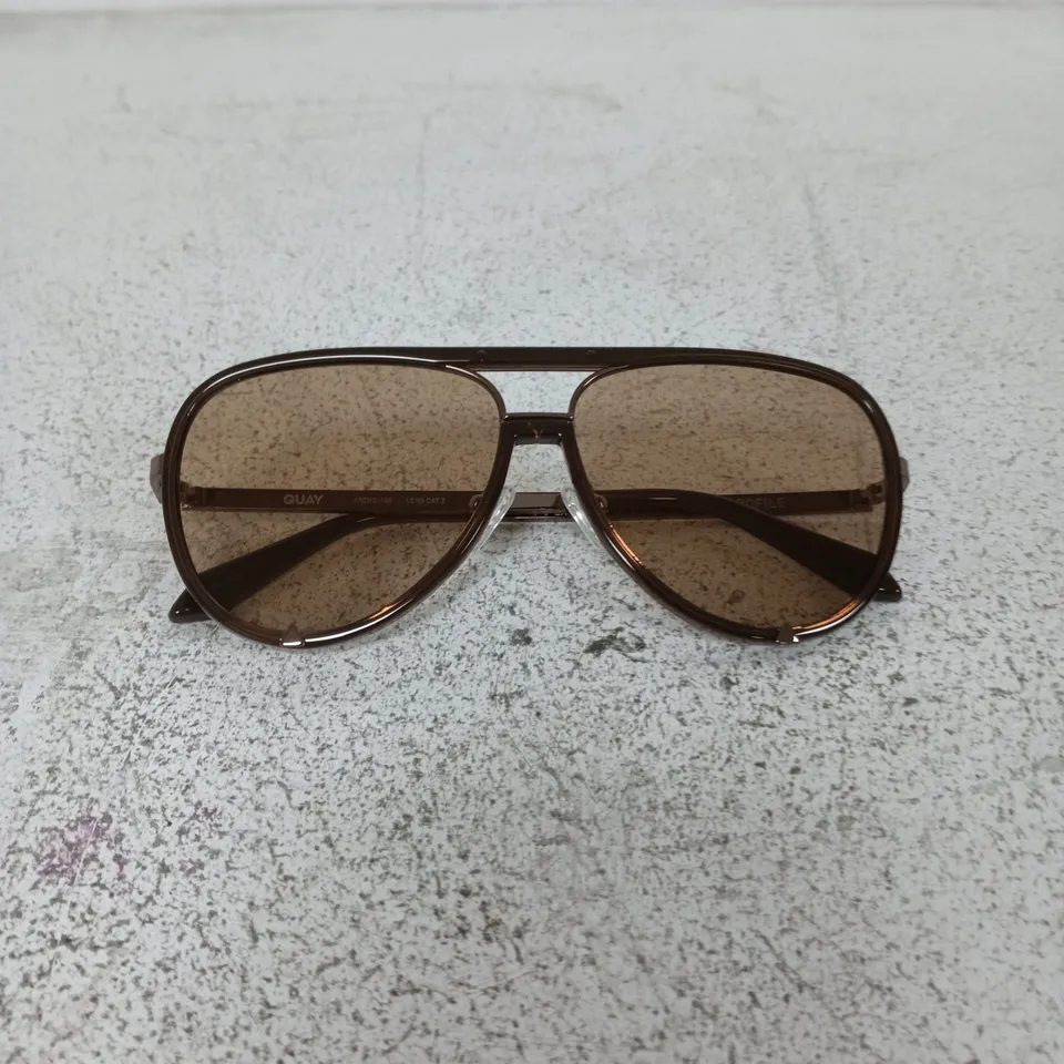 QUAY BROWN AVIATOR SUNGLASSES
