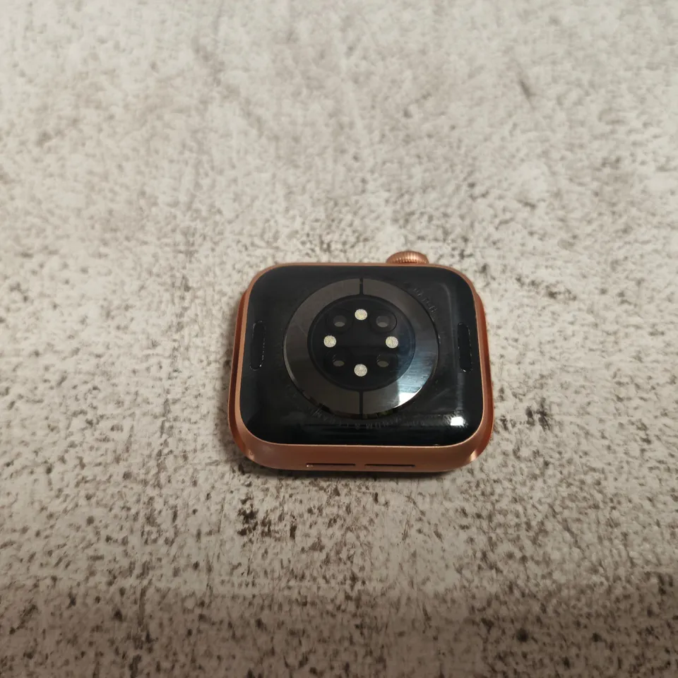 APPLE WATCH SERIES 6 A2375