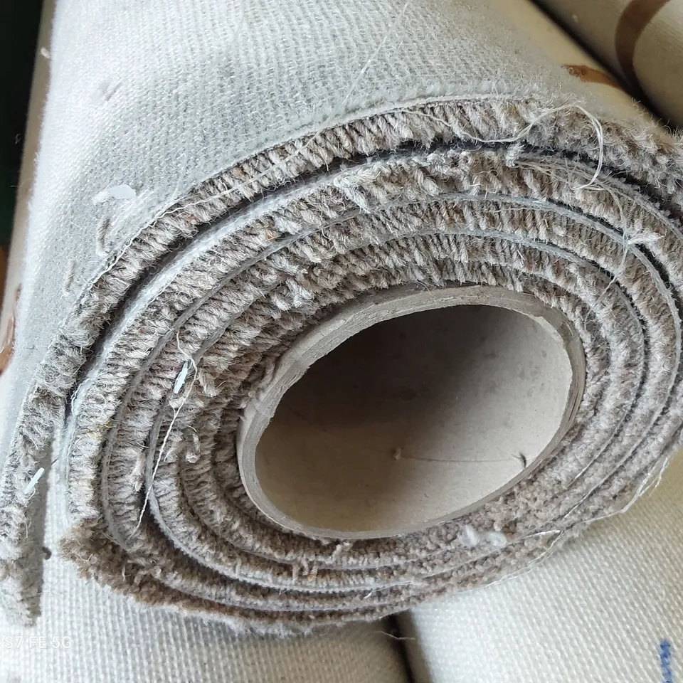 ROLL OF QUALITY LINGDALE ELITE ASKRIDGE CARPET APPROXIMATELY 5M × 2.8M