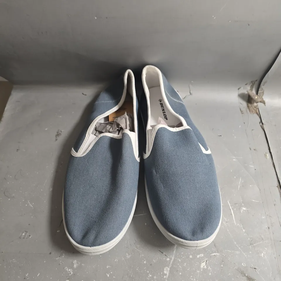 UNBOXED PAIR OF DUNLOP SLIP ON SHOES IN BLUE - SIZE 10