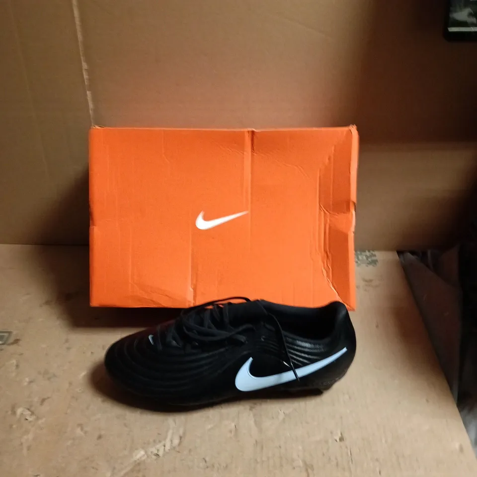NIKE FOOTBALL BOOTS – BLACK FG, BOXED - UK SIZE 10.5