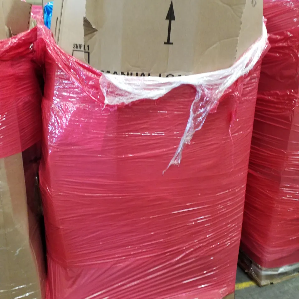 PALLET OF ASSORTED PRODUCTS INCLUDING BLACK CANVAS, DUVET, KITCHEN TOWEL, PUZZLE BOARD