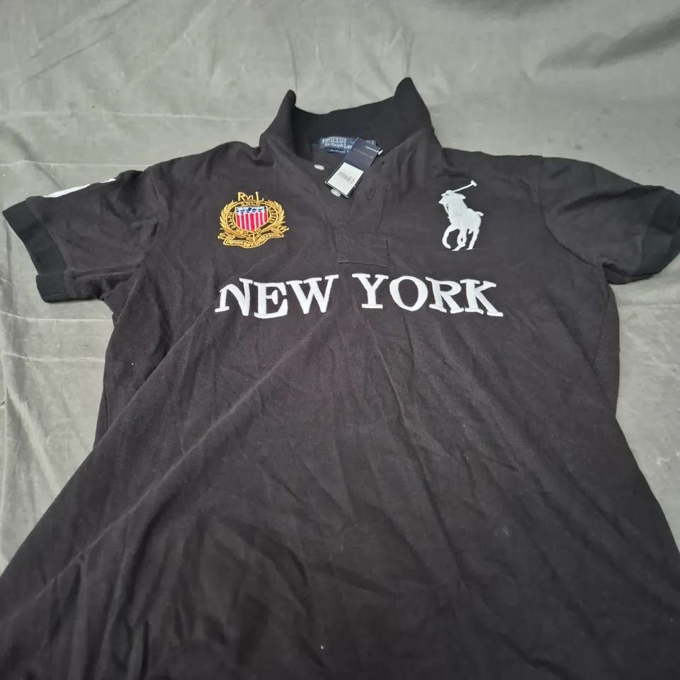 POLO RALPH LAUREN CUSTOM FIT POLO SHIRT – BLACK WITH NEW YORK PRINT SIZE M 