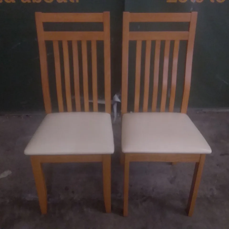 SET OF 2 BALI OAK DINING CHAIRS (IVORY LEATHER SEAT PAD)