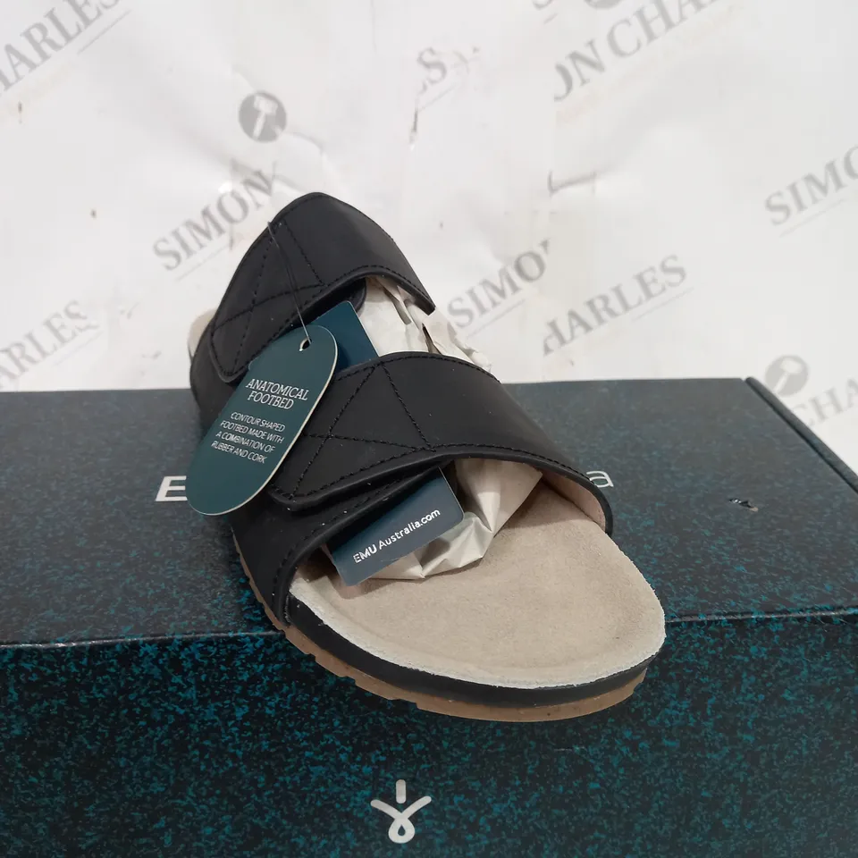 EMU AUSTRALIA BLACK ADJUSTABLE SANDALS - SIZE 5