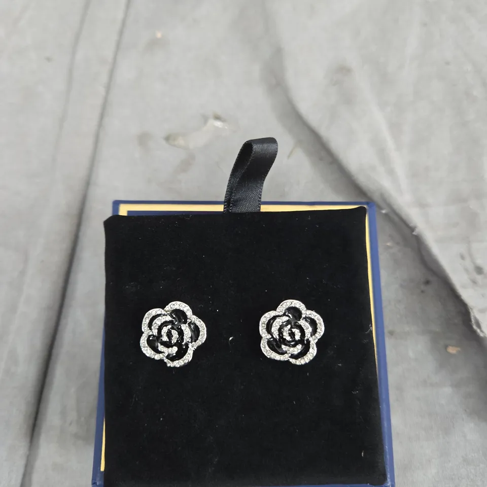 BUTLER & WILSON CRYSTAL FLOWER STUD EARRINGS – BOXED