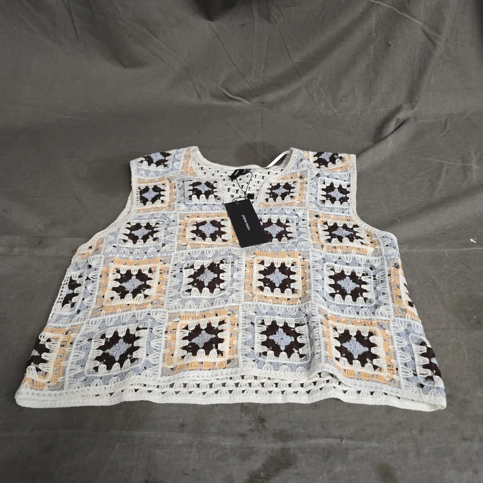 VERO MODA CHARLIE CROCHET VEST IN STAR WHITE SIZE S/M
