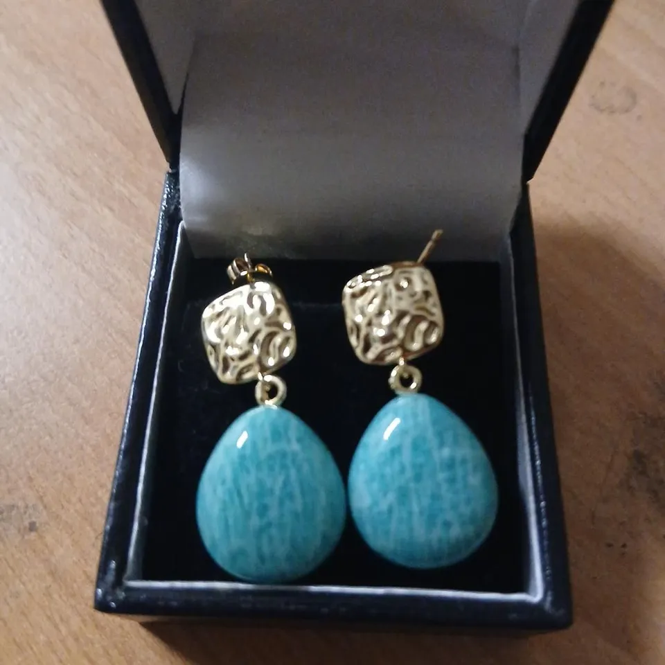 MALIKA SEMI PRECIOUS PEBBLE DROP EARRINGS 