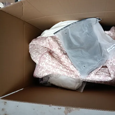 BOX OF APPROXIMATELY 25 ASSORTED PIECES OF CLOTHING IN DIFFERENT STYLES, COLOURS AND SIZES