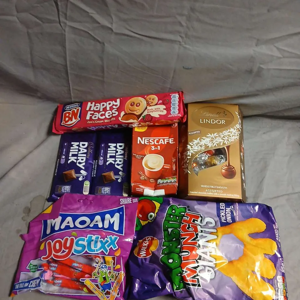 APPROXIMATELY 10 ASSORTED FOOD ITEMS TO INCLUDE -BISCUITS  , MONSTER MUNCH AND NESCAFE - COLLECTION ONLY 