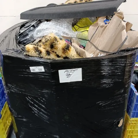 PALLET OF LARGE QUANTITY OF ASSORTED ITEMS TO INCLUDE WHEEL COVER, PRAM, BOOKS, ETC - COLLECTION ONLY