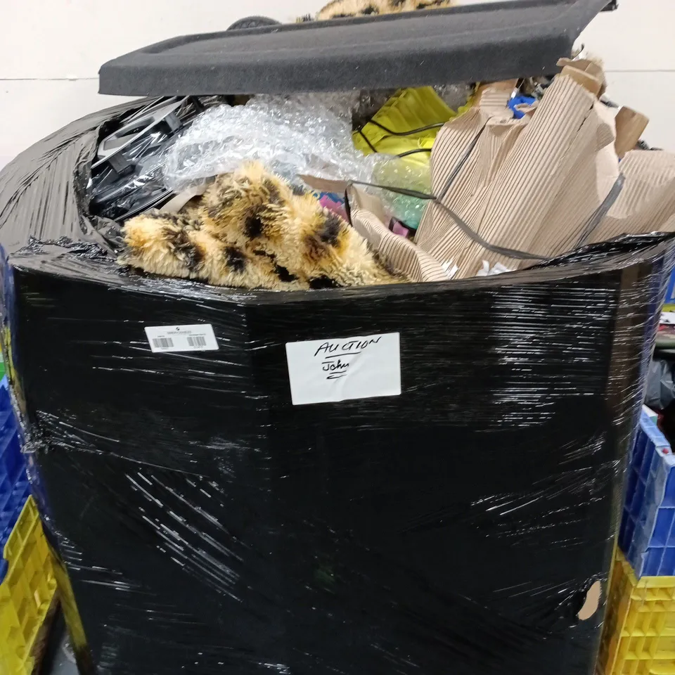 PALLET OF LARGE QUANTITY OF ASSORTED ITEMS TO INCLUDE WHEEL COVER, PRAM, BOOKS, ETC - COLLECTION ONLY