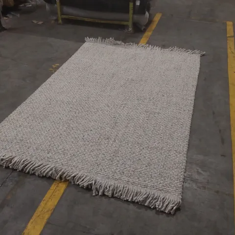 QUALITY DESIGNER RUG - APPROXIMATELY 225 x 160cm