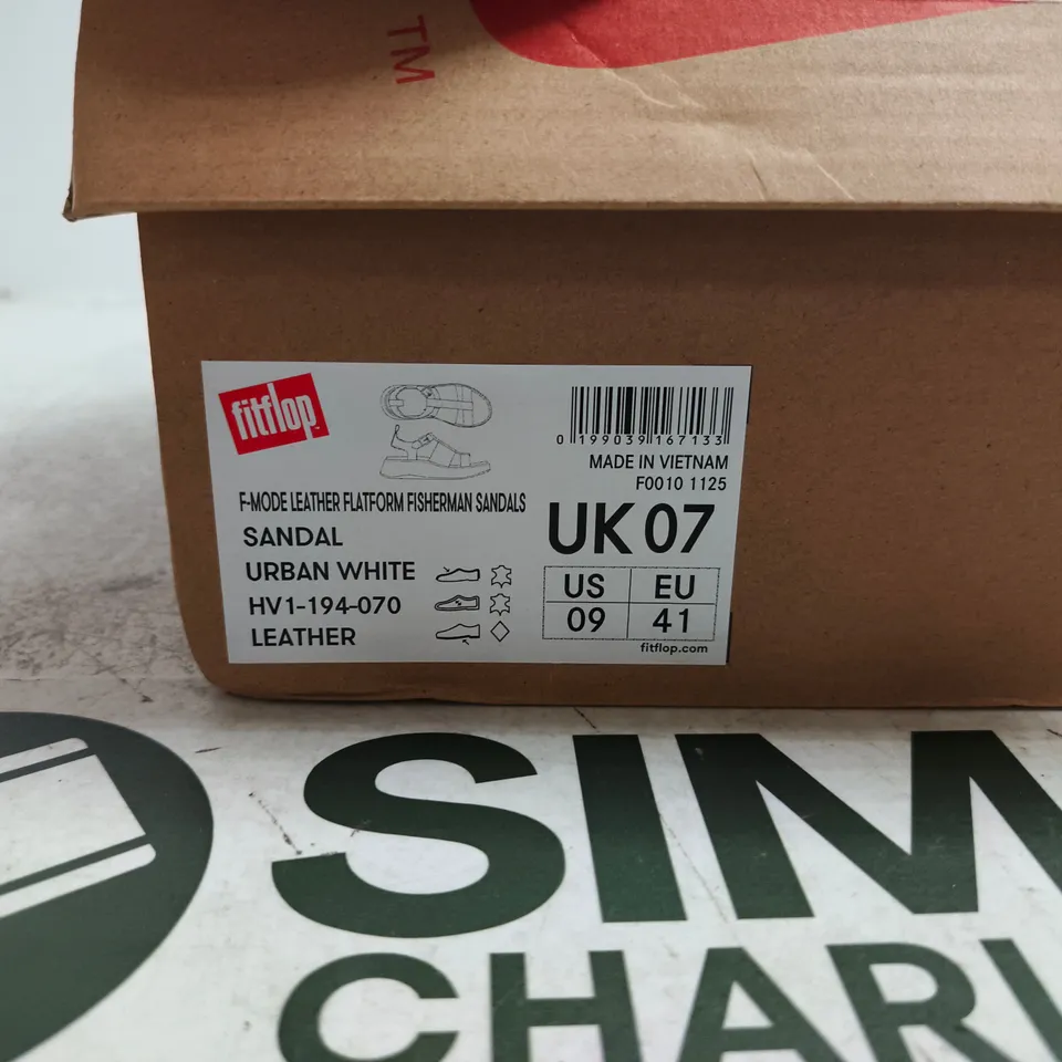 FITFLOP URBAN WHITE LEATHER FLATFORM FISHERMAN SANDALS – UK7 (US 9, EU 41)