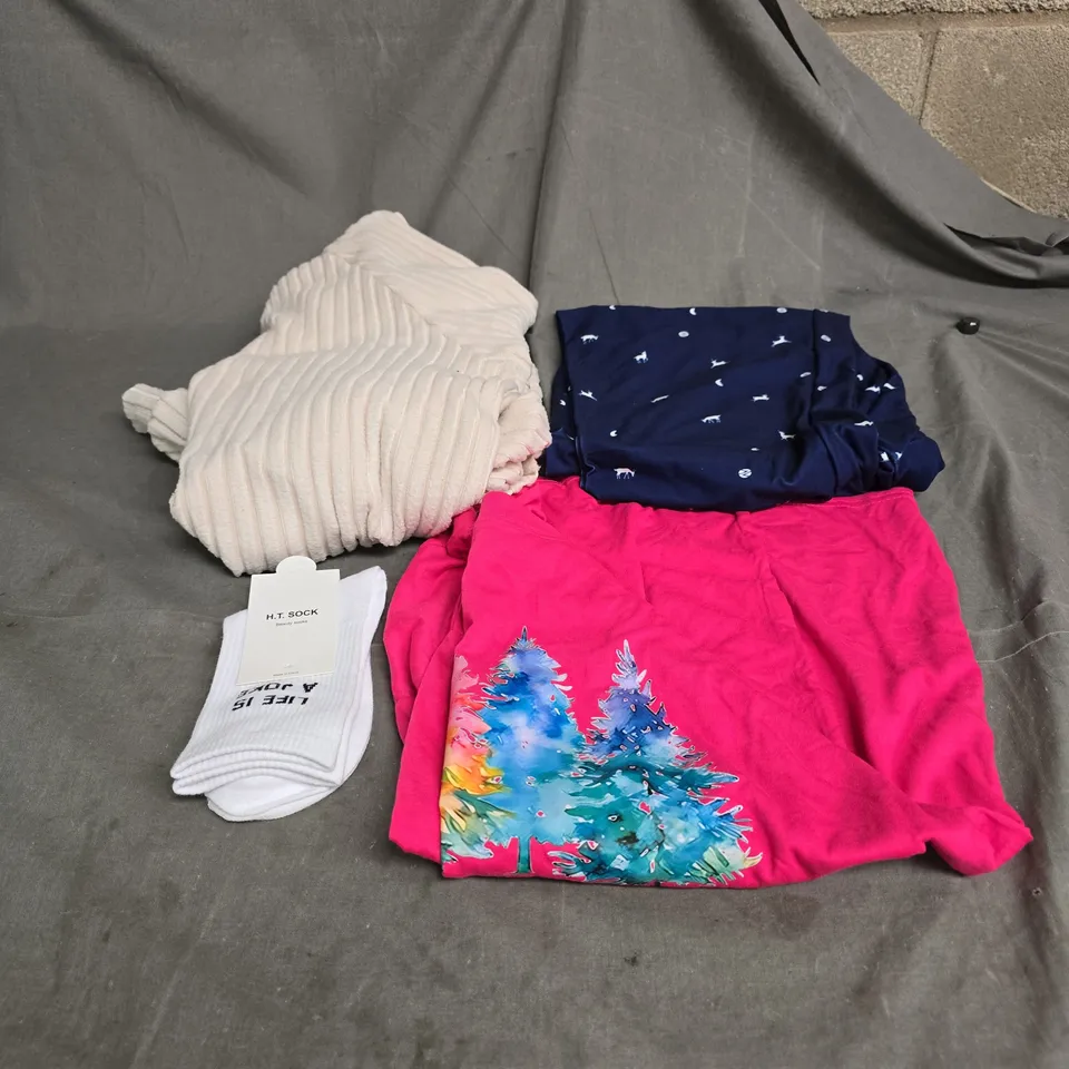 BOX OF APPROIXMATELY 10 ASSORTED CLOTHING ITEMS TO INCLUDE SOCKS, PINK XMAS T SHIRT, WHITE JUMPER WITH POCKETS, PYJAMAS ETC