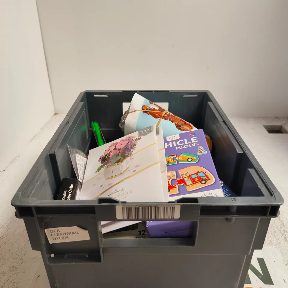 TOTE OF APPROXIMATELY 22 ASSORTED TOY/GAME ITEMS TO INCLUDE VEHICLE PUZZLES, HOT WHEELS CAR, DOMINOES, HALLMARK POP UP CARD ETC