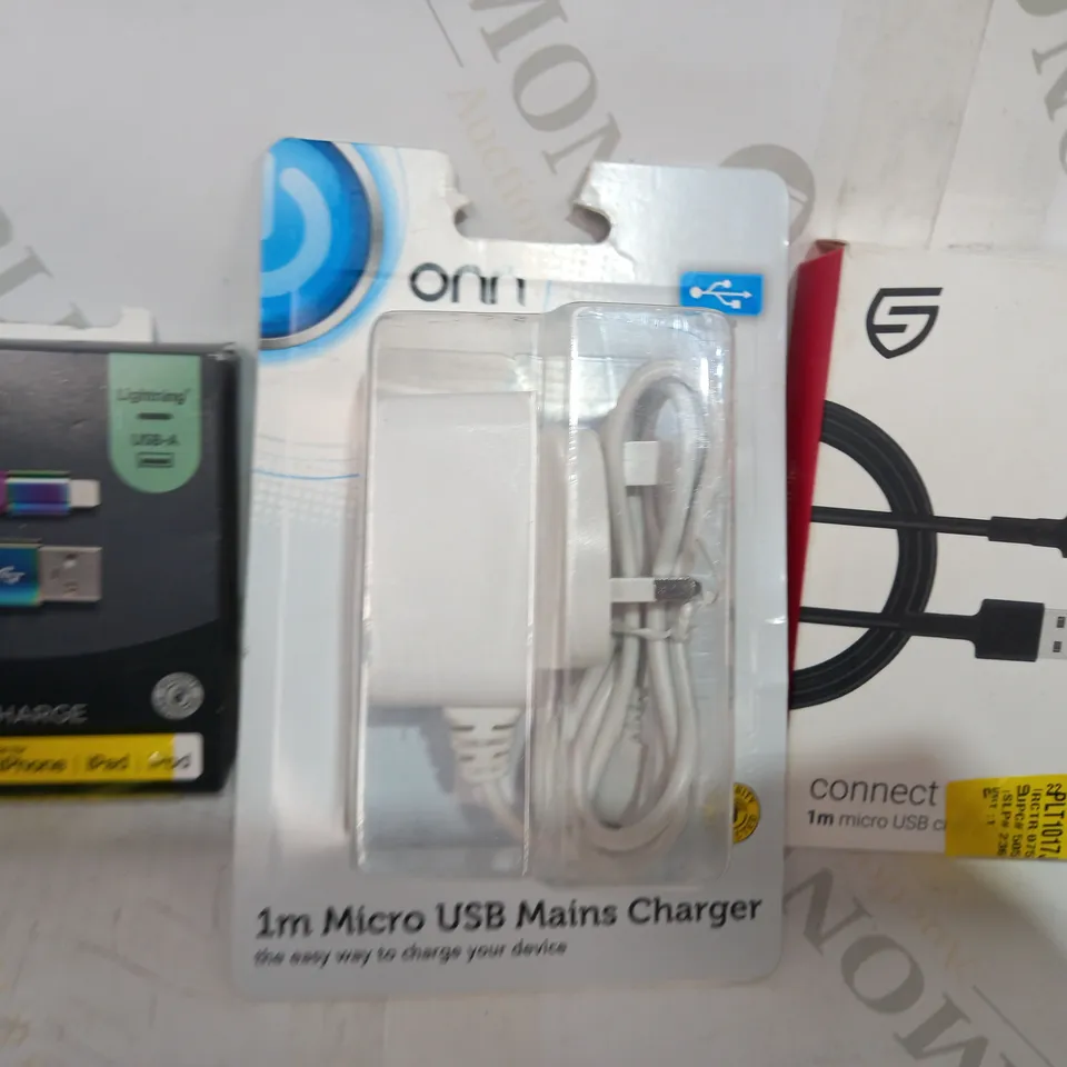 BOX OF APPROXIMATELY 20 ASSORTED HOUSEHOLD ITEMS TO INCLUDE ASDA TECH SYNC AND CHARGE CABLE, ONN MICRO USB MAINS CHARGER, STK CONNECT MICRO USB CHARGING CABLE, ETC