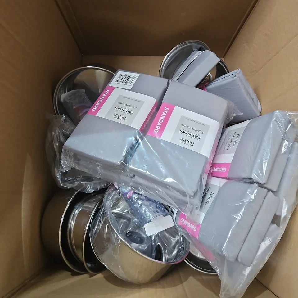 BOX OF APPROXIMATELY 8 ASSORTED HOMEWARE ITEMS TO INCLUDE - PILLOWCASES - BIN - PAN SETS - ETC - COLLECTION ONLY