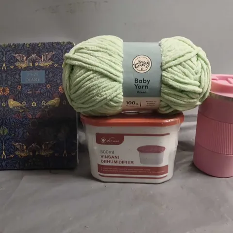 APPROXIMATELY 10 ASSORTED ITEMS TO INCLUDE - BABY YARN , HOT DRINKS BOTTLE , DEHUMIDIFER ETC