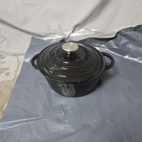 SUNNEX CAST IRON CASSEROLE POT WITH LID – BLACK ENAMEL EXTERIOR, CREAM INTERIOR