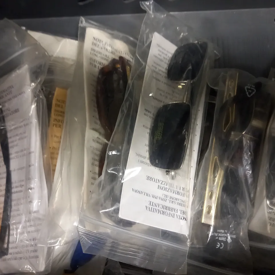 APPROXIMATELY 10 ASSORTED DE RIGO STING SUNGLASSES TO INCLUDE MODELS 4477, 6102, 4485, 6094 ETC. 