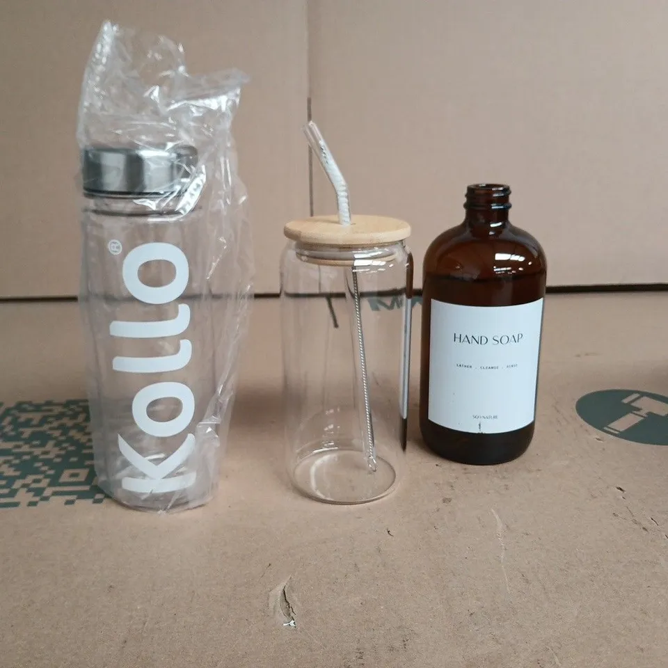 APPROXIMATELY 10 ASSORTED GLASS / POTTERY ITEMS TO INCLUDE - GLASS WATER BOTTLE, CLINTONS PICTURE FRAME AND HAND SOAP BOTTLE