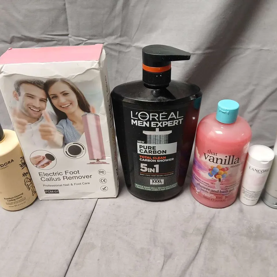 APPROXIMATELY 15 ASSORTED HEALTH & BEAUTY PRODUCTS TO INCLUDE L'OREAL, MANE AND THAT VANILLA MOMENT