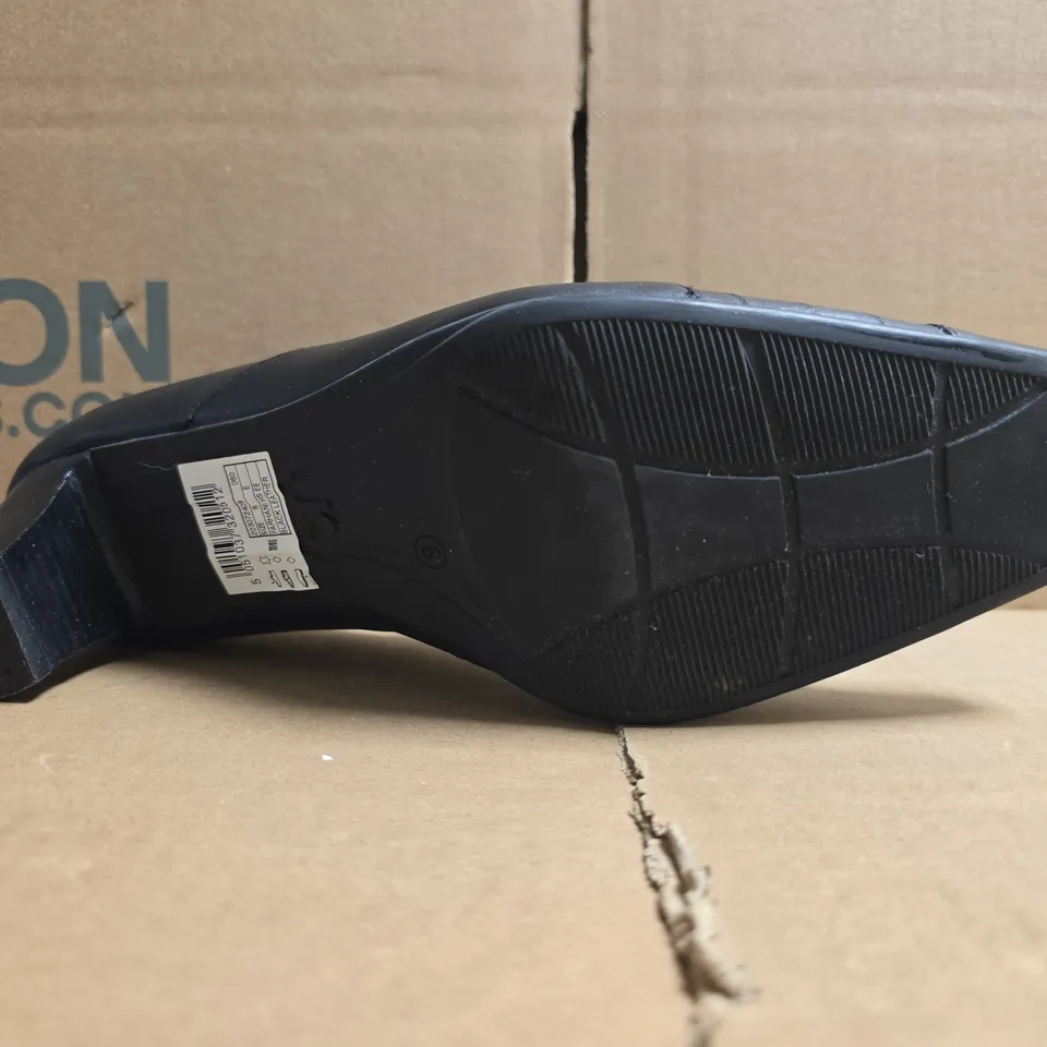 BOXED PAIR OF K CLOSED TOE BLOCK HEEL SHOES IN BLACK SIZE 6