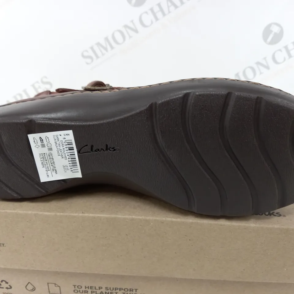 BOXED CLARKS CORA ROUCHED IN DARK TAN LEA - UK 4