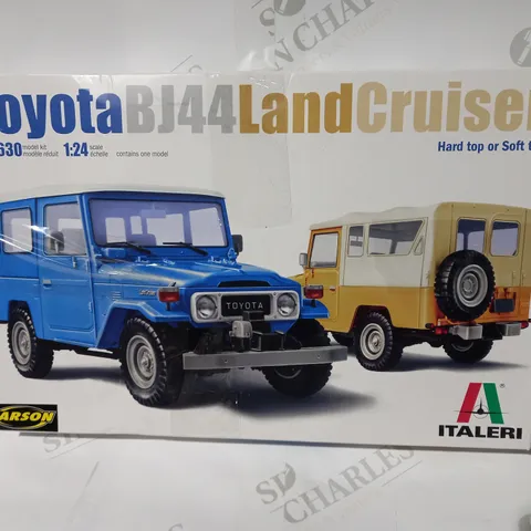ITALERI TOYOTA BJ44 LAND CRUISER 1:24 SCALE MODEL KIT
