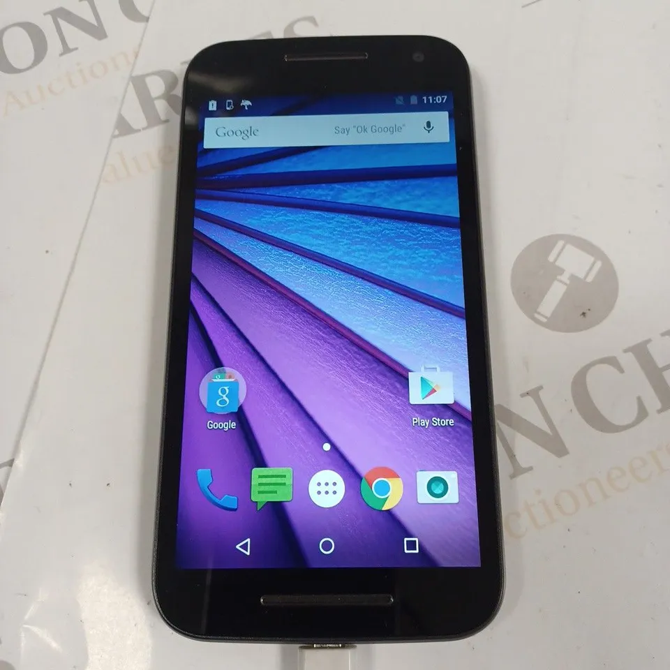 BOXED MOTO G 8GB XT1541 MOBILE PHONE