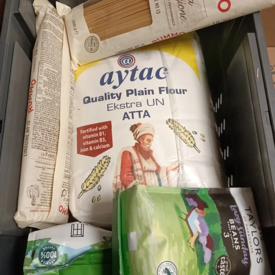 APPROXIMATELY 6 ASSORTED FOOD/DRINK PRODUCTS TO INCLUDE PLAIN FLOUR, TAYLORS COFFEE, PASTA ETC