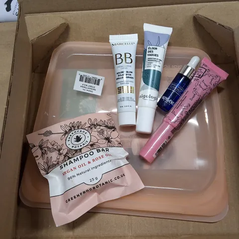 PALLET CONTAINING LARGE QUANTITY OF BIRCHBOX APRIL 2021 MONTHLY MAKEUP BOXES