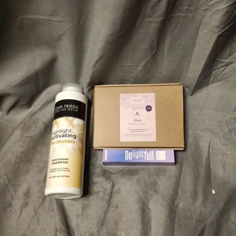 APPROXIMATELY 20 ASSORTED HEALTH AND BEAUTY ITEMS INCLUDING AVON DELIGHTFULL MASCARA, ALLURE SHOWER STEAMERS AROMATHERAPY AND JOHN FREIDA HIGHLIGHT ACTIVATING FOR BLONDES