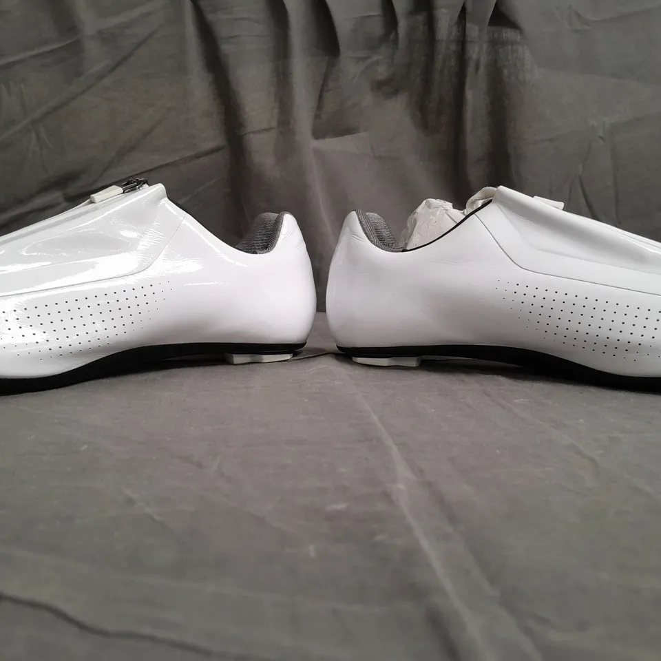 BOXED PAIR OF SUPLEST CYCLING SHOES SIZE EU41