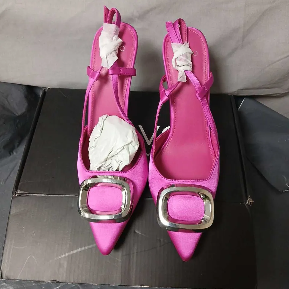 NOVO YAMINI SATIN HARDWARE SLINGBACK COURT SHOE – PINK, UK 6