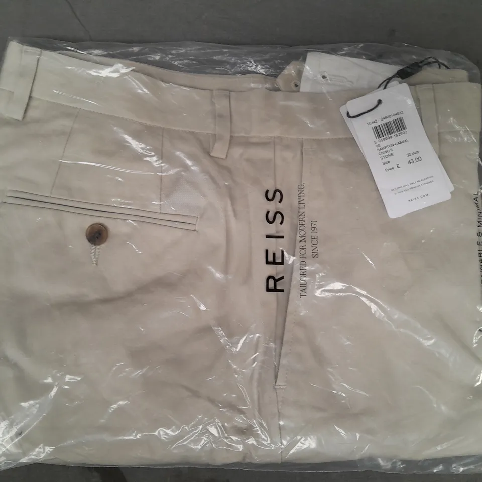 REISS HAMPTON CASUAL CHINOS IN STONE SIZE 32INCH