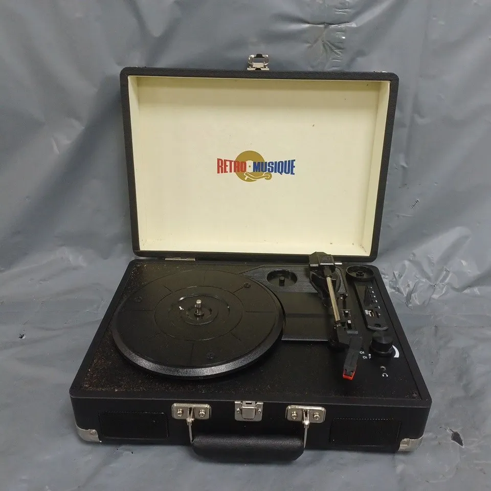 RETRO MUSIQUE SUITCASE STYLE TURNTABLE
