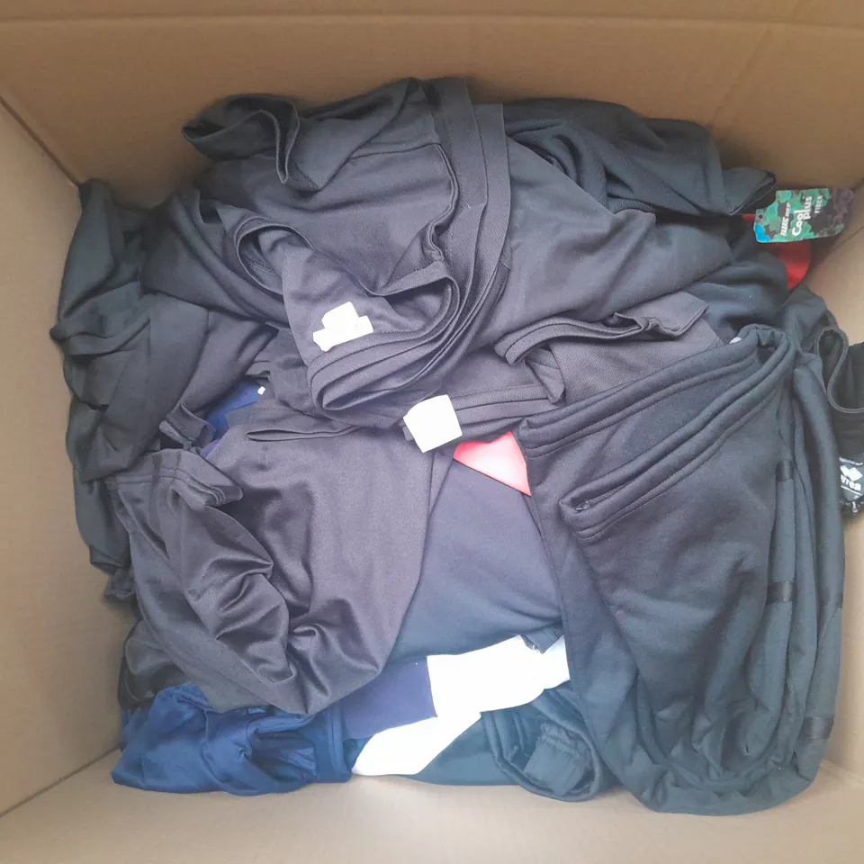 LARGE BOX OF ASSORTED ERREA CLOTHING ITEMS IN VARIOUS SIZES AND COLOURS