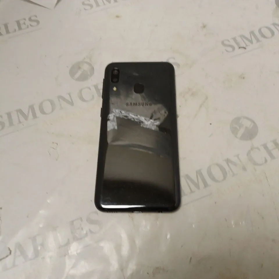 BOXED SAMSUNG GALAXY A40 SMARTPHONE 